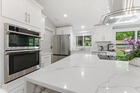 Tiny photo for 619 W Weathersfield Way, Schaumburg, IL 60193 (MLS # 12659268)