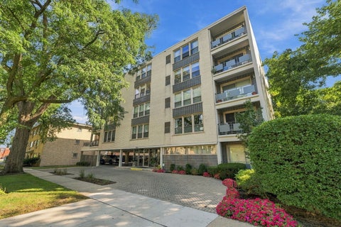 Photo of 1535 Park Avenue #401, River Forest, IL 60305 (MLS # 12670411)