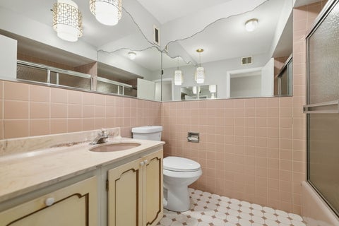 Tiny photo for 1535 Park Avenue #401, River Forest, IL 60305 (MLS # 12670411)
