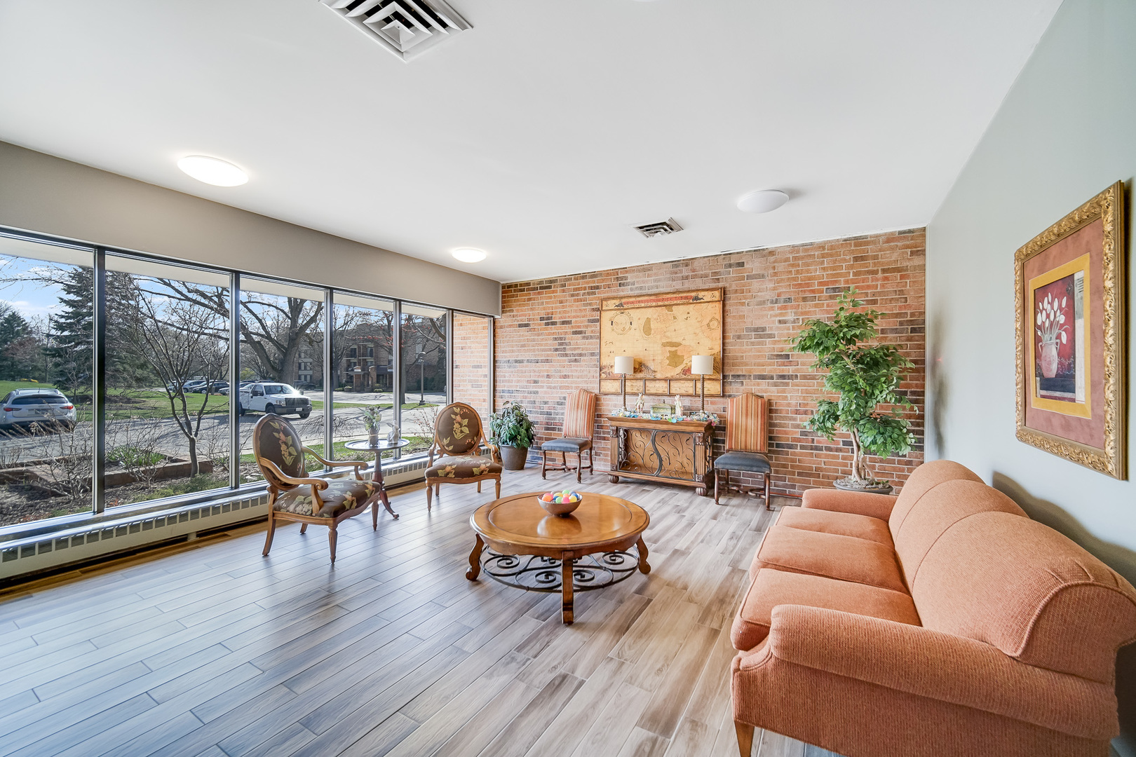 201 Lake Hinsdale Drive 404