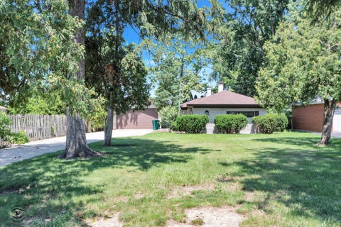 Tiny photo for 324 W Harrison Road, Lombard, IL 60148 (MLS # 12623324)