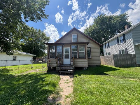 Tiny photo for 747 20th Street, East Moline, IL 61244 (MLS # 12705182)
