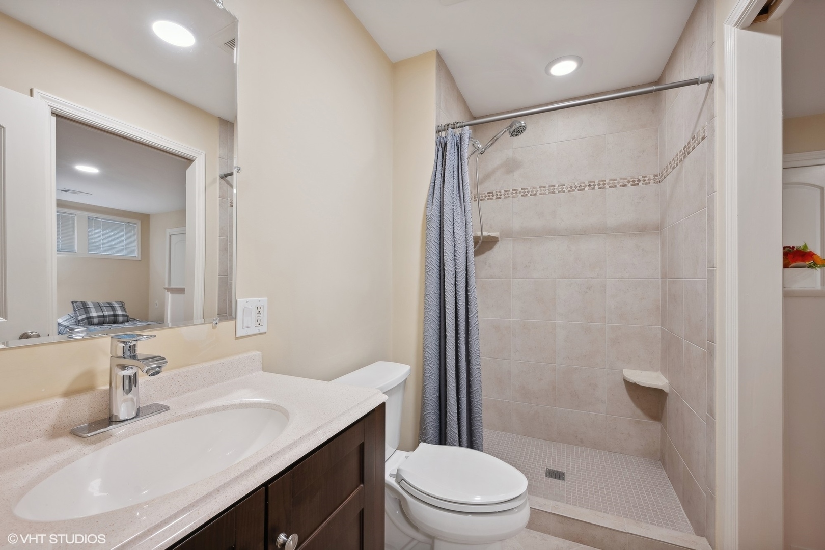 Glencoe, Illinois 60022, United States, 3 Bedrooms Bedrooms, ,4 BathroomsBathrooms,Residential,Active,208364