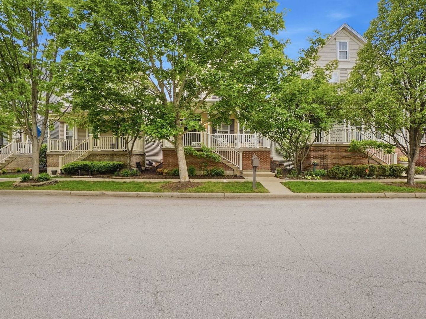 0N422 TAYLOR Drive