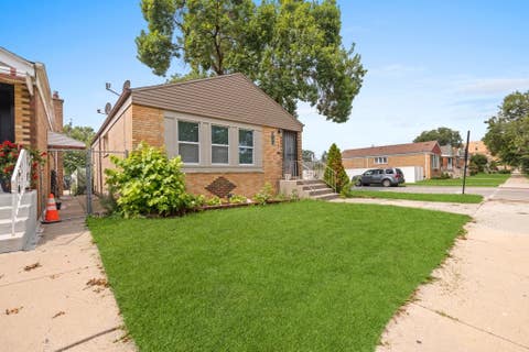 Tiny photo for 4800 S Lavergne Avenue, Chicago, IL 60638 (MLS # 12735545)