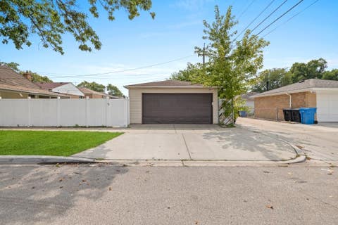 Tiny photo for 4800 S Lavergne Avenue, Chicago, IL 60638 (MLS # 12735545)