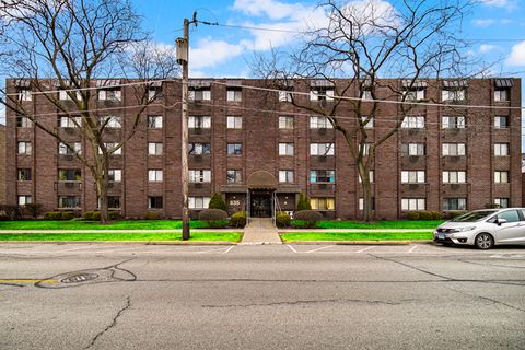 Photo of 835 Pearson Street #108, Des Plaines, IL 60016 (MLS # 12491280)