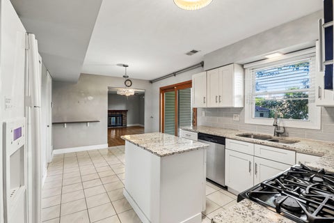 Tiny photo for 702 Buffalo Circle, Carol Stream, IL 60188 (MLS # 12710290)