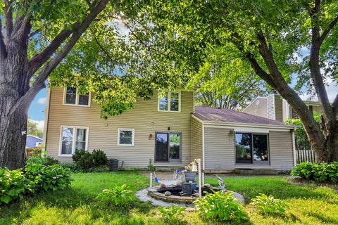 Tiny photo for 702 Buffalo Circle, Carol Stream, IL 60188 (MLS # 12710290)