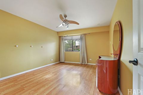 Tiny photo for 70 OLD OAK Drive #124, Buffalo Grove, IL 60089 (MLS # 12649851)