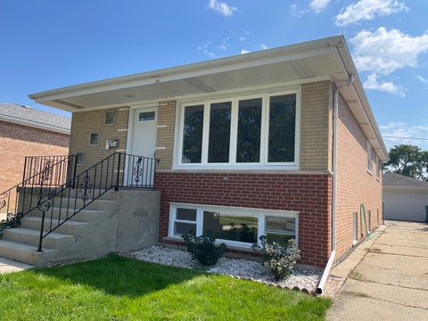 Tiny photo for 7925 Natchez Avenue, Burbank, IL 60459 (MLS # 12747079)