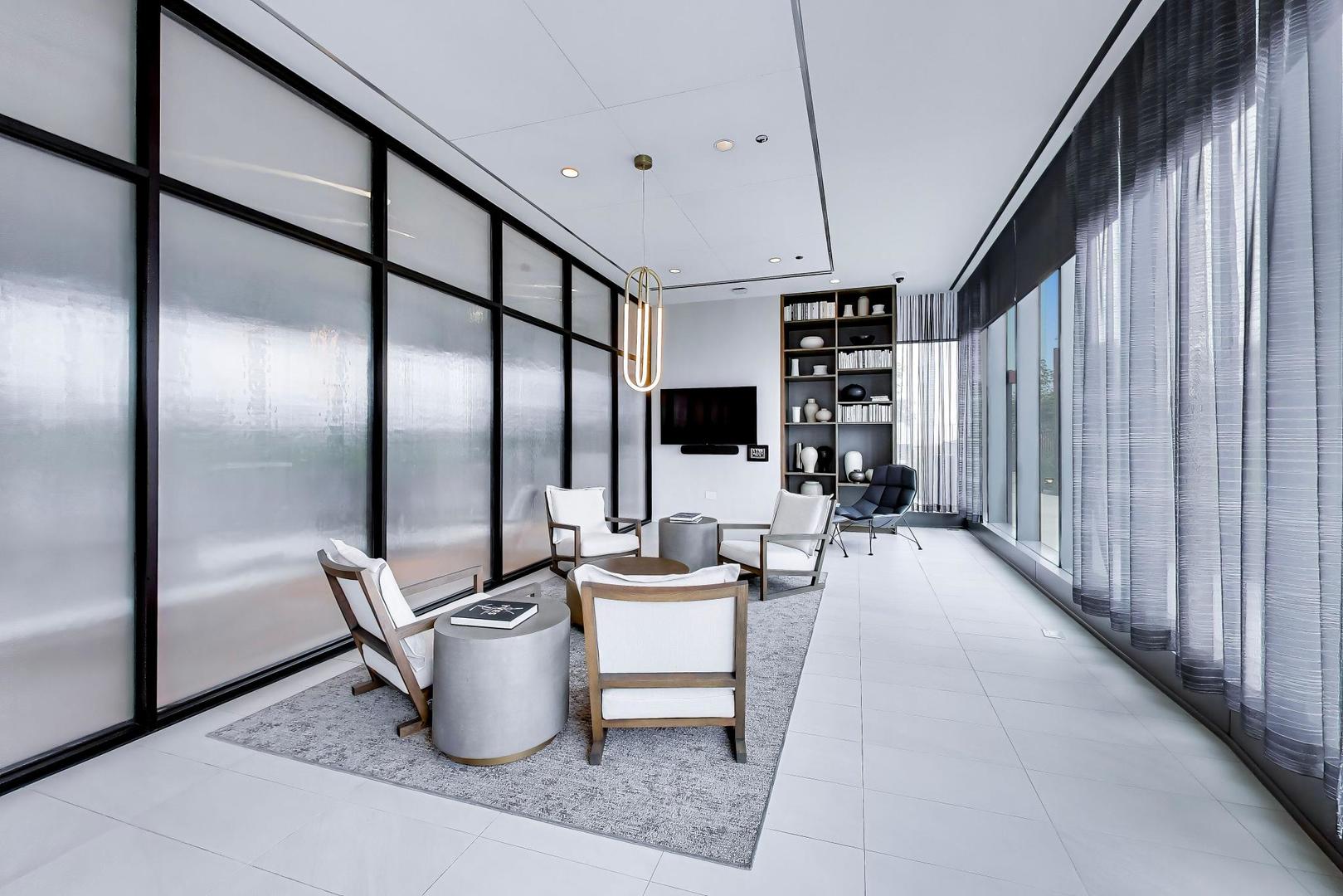 211 N Harbor Drive 1005