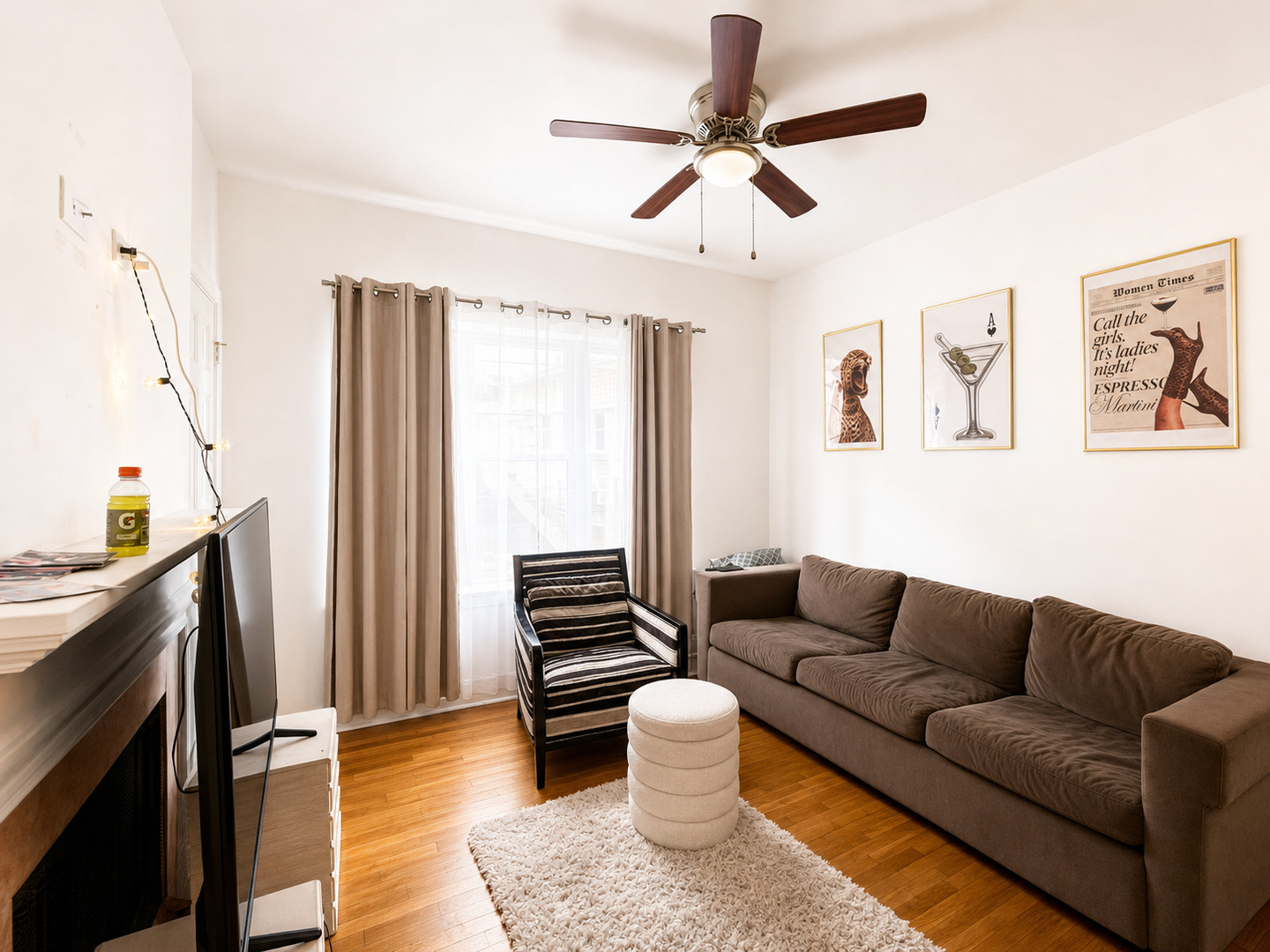 681 1/2 W Wrightwood Avenue 1W