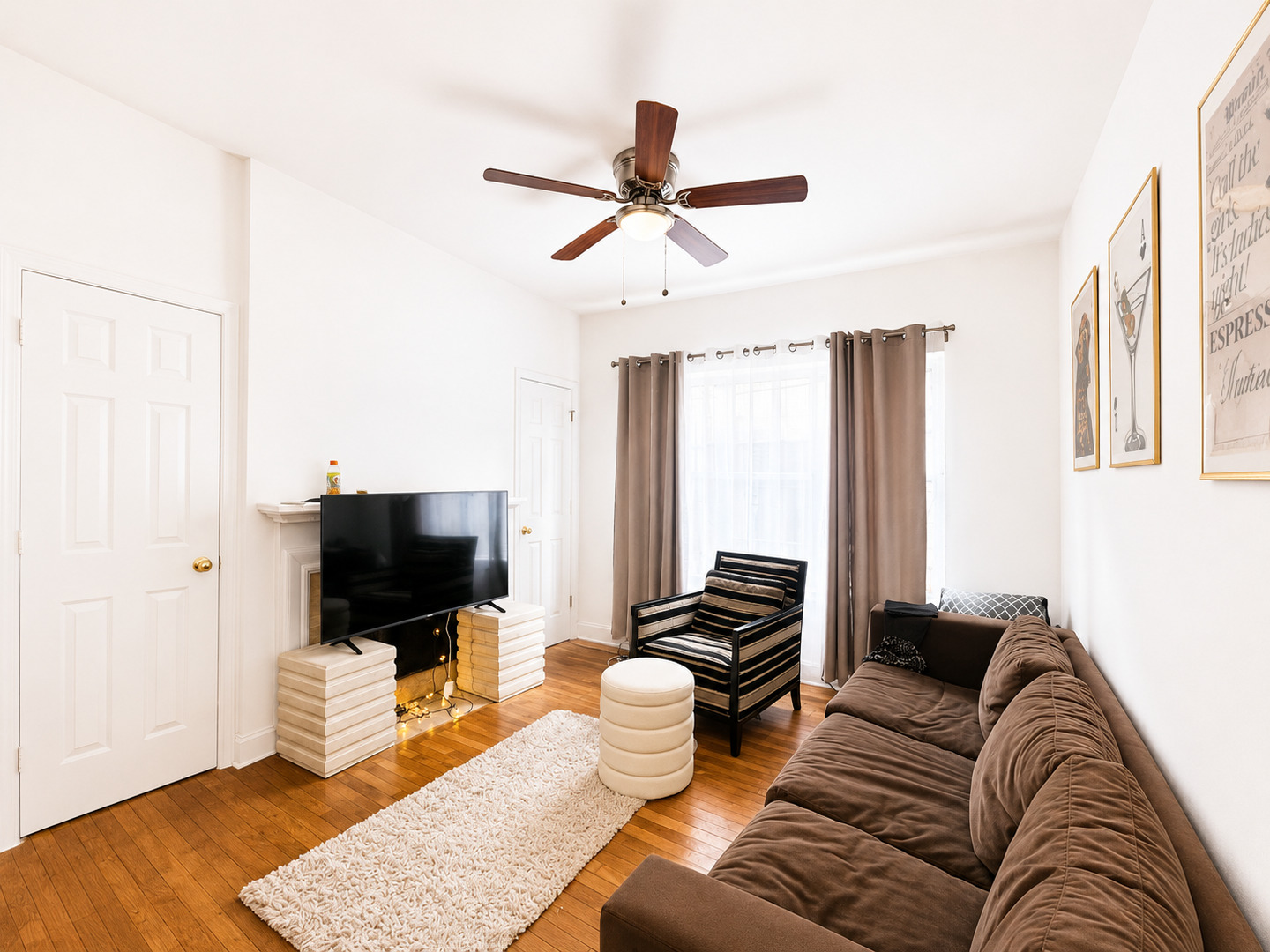 681 1/2 W Wrightwood Avenue 1W