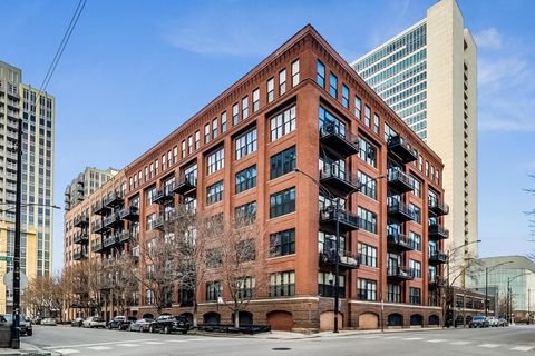 Photo of 520 W HURON Street #409, Chicago, IL 60654 (MLS # 12573081)