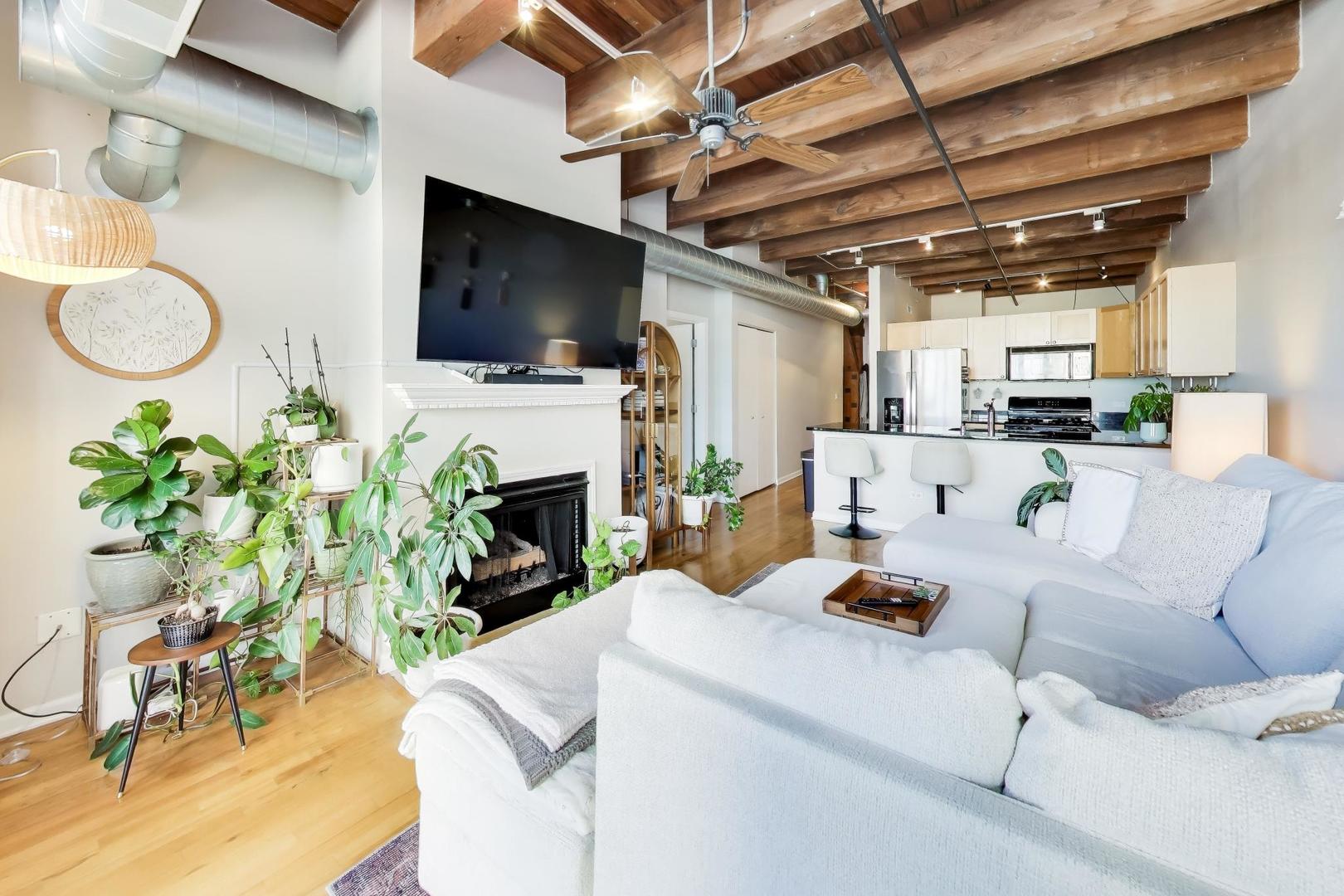 520 W HURON Street 409