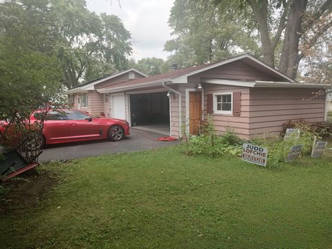 Tiny photo for 1045 Palace Street, Aurora, IL 60506 (MLS # 12453461)