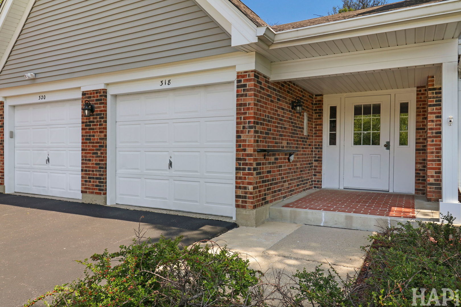 320 N Thornwood Drive 320