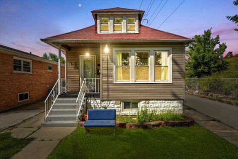 Tiny photo for 3604 W 65th Place, Chicago, IL 60629 (MLS # 12567369)