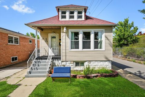 Photo of 3604 W 65th Place, Chicago, IL 60629 (MLS # 12567369)