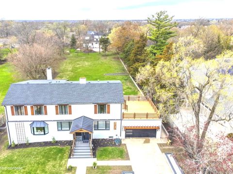 1912 N Summit Street Wheaton IL 60187