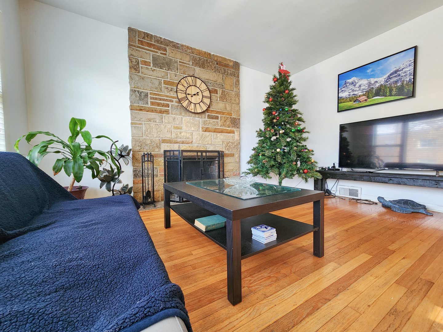 6327 N Kedzie Avenue