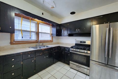 Tiny photo for 6327 N Kedzie Avenue, Chicago, IL 60659 (MLS # 12539902)