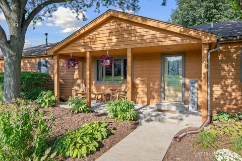 Tiny photo for 2116 N Pebble Drive, McHenry, IL 60051 (MLS # 12757725)