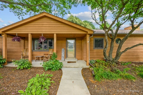 Tiny photo for 2116 N Pebble Drive, McHenry, IL 60051 (MLS # 12757725)