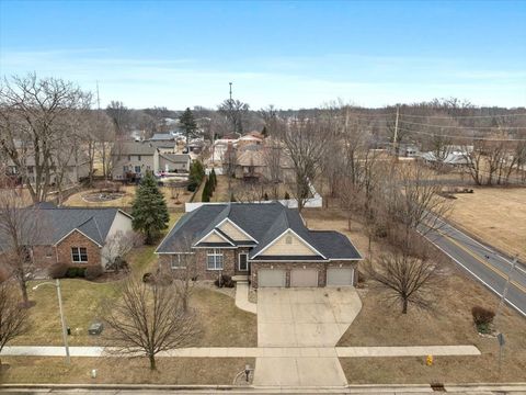 Tiny photo for 10 Timbers Court, Bloomington, IL 61701 (MLS # 12548259)
