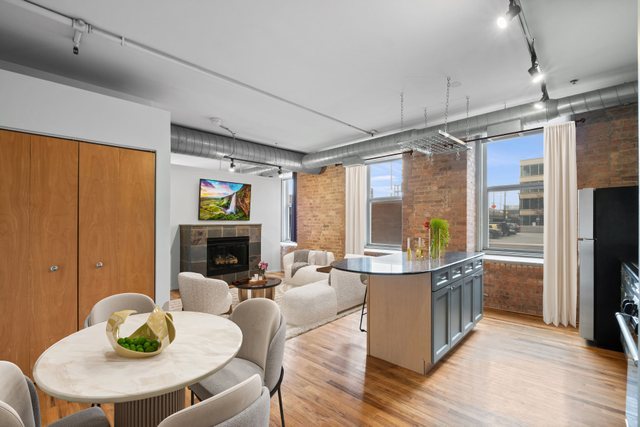 420 S Clinton Street 101