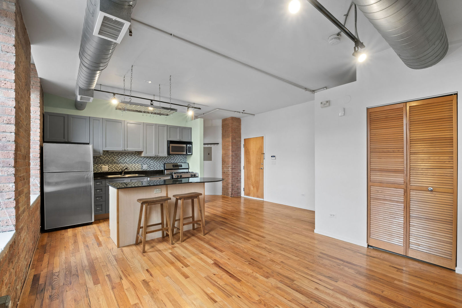 420 S Clinton Street 101