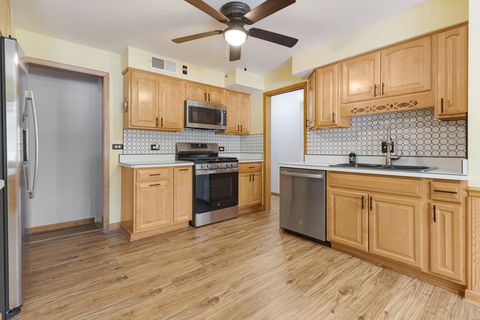 Tiny photo for 625 Park Street, East Dundee, IL 60118 (MLS # 12446787)