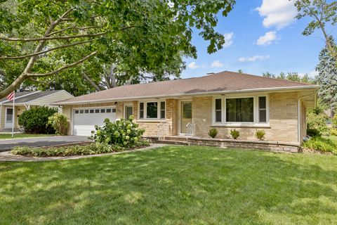 Tiny photo for 625 Park Street, East Dundee, IL 60118 (MLS # 12446787)
