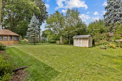 Tiny photo for 625 Park Street, East Dundee, IL 60118 (MLS # 12446787)