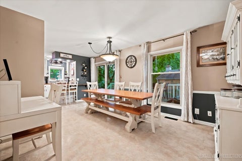 Tiny photo for 452 N Glengarry Drive, Geneva, IL 60134 (MLS # 12681040)