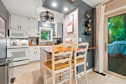 Tiny photo for 452 N Glengarry Drive, Geneva, IL 60134 (MLS # 12681040)