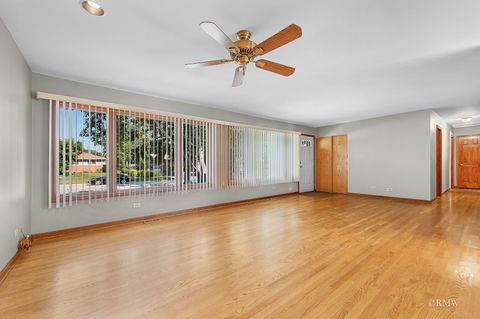 Tiny photo for 365 Washington Boulevard, Hoffman Estates, IL 60169 (MLS # 12542351)