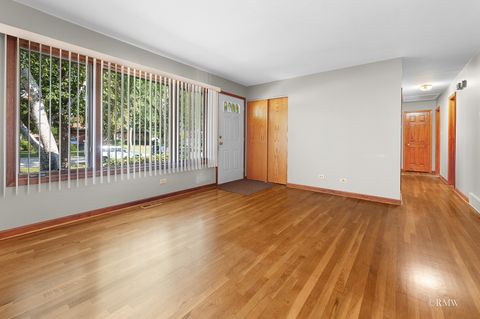 Tiny photo for 365 Washington Boulevard, Hoffman Estates, IL 60169 (MLS # 12542351)