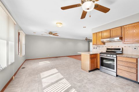 Tiny photo for 365 Washington Boulevard, Hoffman Estates, IL 60169 (MLS # 12542351)