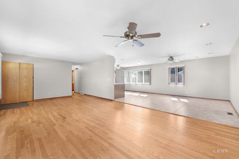 Tiny photo for 365 Washington Boulevard, Hoffman Estates, IL 60169 (MLS # 12542351)