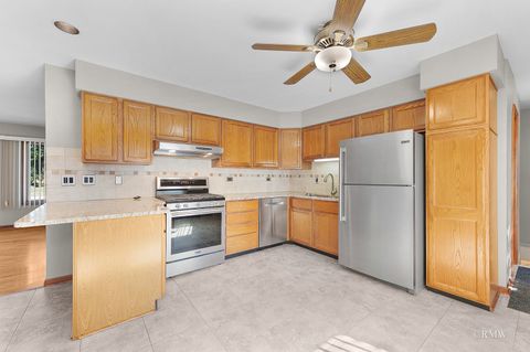 Tiny photo for 365 Washington Boulevard, Hoffman Estates, IL 60169 (MLS # 12542351)