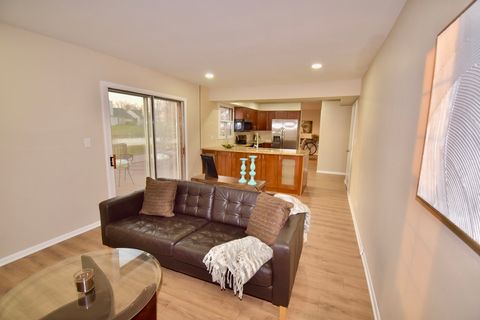 Tiny photo for 651 White Court, Gurnee, IL 60031 (MLS # 12598449)