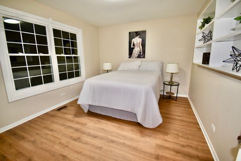 Tiny photo for 651 White Court, Gurnee, IL 60031 (MLS # 12598449)