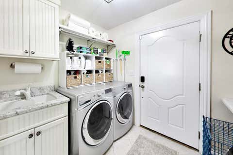 Tiny photo for 833 E Rockland Road, Libertyville, IL 60048 (MLS # 12736427)