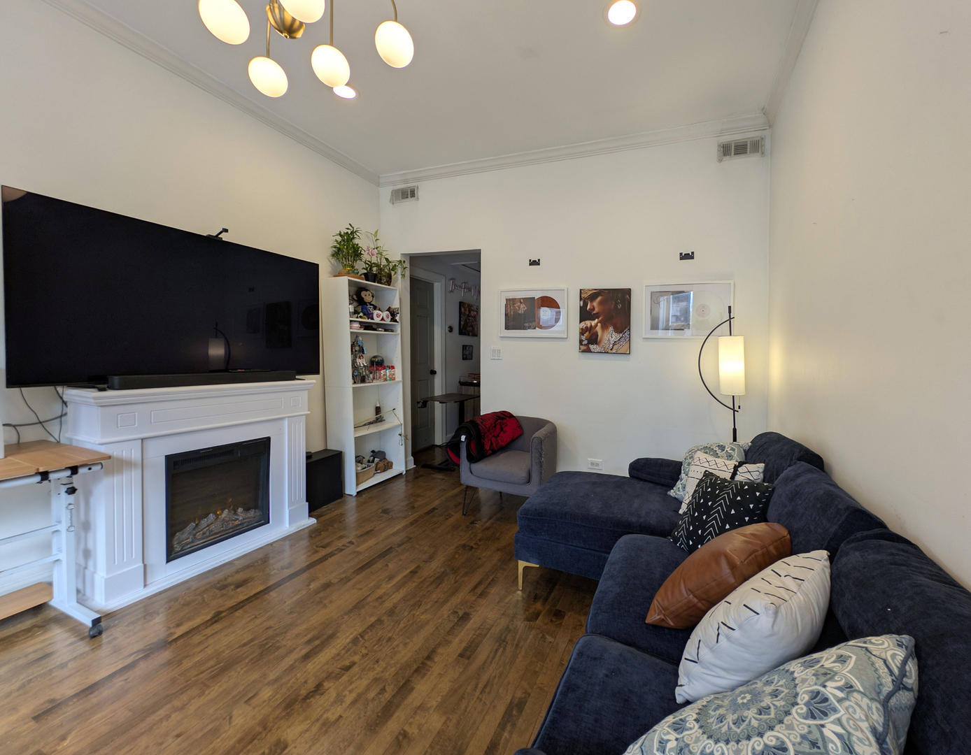 917 N HERMITAGE Avenue 1