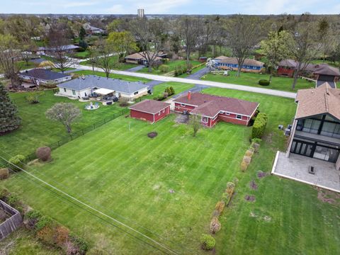 Tiny photo for 102 W Elaine Circle, Prospect Heights, IL 60070 (MLS # 12621180)