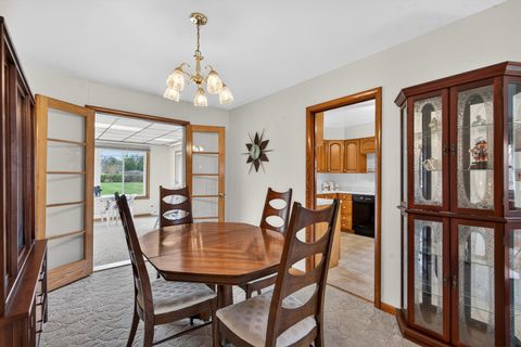 Tiny photo for 102 W Elaine Circle, Prospect Heights, IL 60070 (MLS # 12621180)