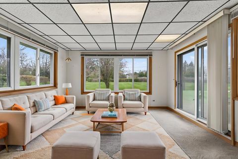 Tiny photo for 102 W Elaine Circle, Prospect Heights, IL 60070 (MLS # 12621180)