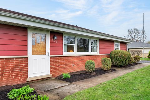 Tiny photo for 102 W Elaine Circle, Prospect Heights, IL 60070 (MLS # 12621180)